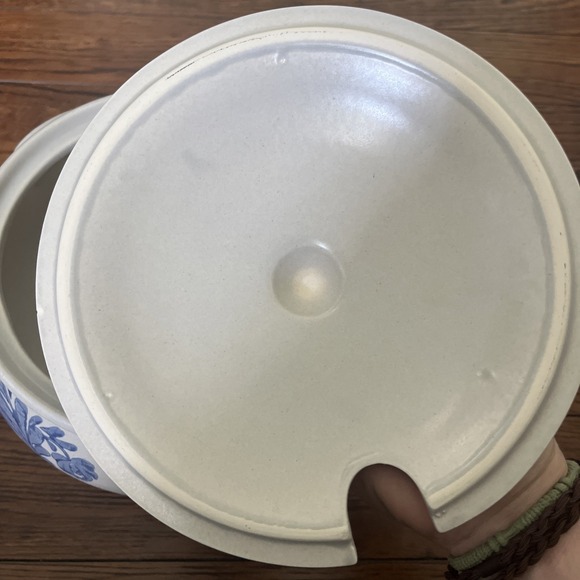 Pfaltzgraff Yorktowne Soup Tureen with Lid 160Y Made in USA Blue - No Ladle - Picture 3 of 7